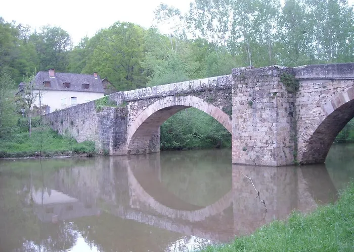 Un Coin De Paradis Avec Vue Exceptionnelle Pour 4 Ou 5 Personnes Najac