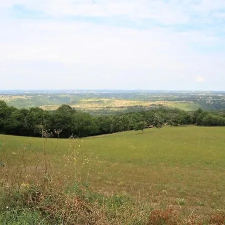 Un Coin De Paradis Avec Vue Exceptionnelle Pour 4 Ou 5 Personnes Najac