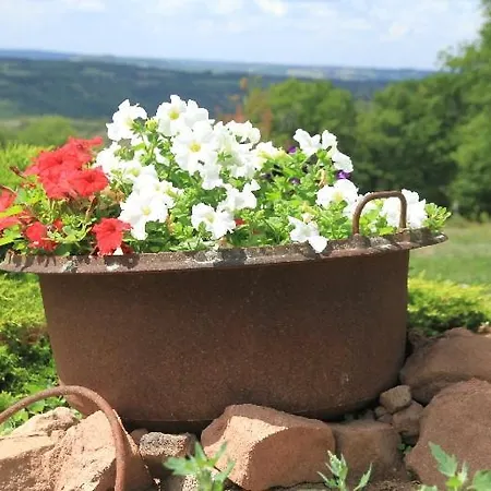 Semesterbostad Un Coin De Paradis Avec Vue Exceptionnelle Pour 4 Ou 5 Personnes Najac