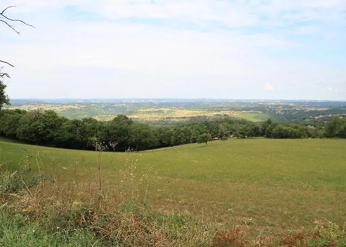 Un Coin De Paradis Avec Vue Exceptionnelle Pour 4 Ou 5 Personnes Najac