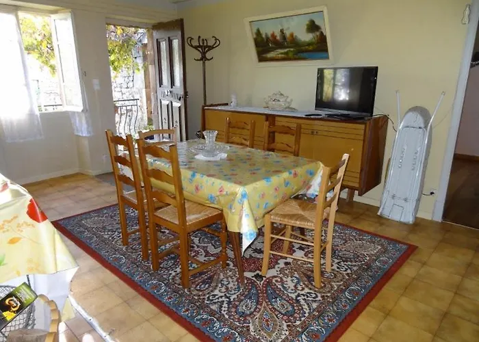 Un Coin De Paradis Avec Vue Exceptionnelle Pour 4 Ou 5 Personnes Vakantiehuis Najac